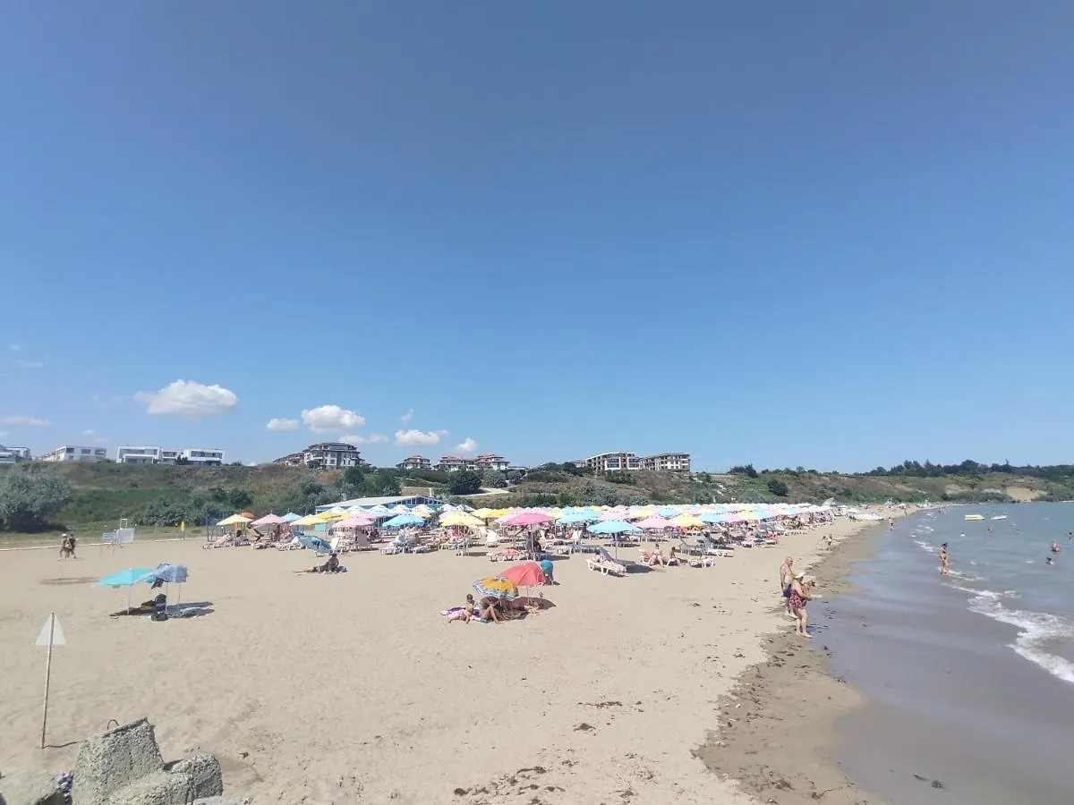 Loli'S Beach Studio Burgas City Lejlighed